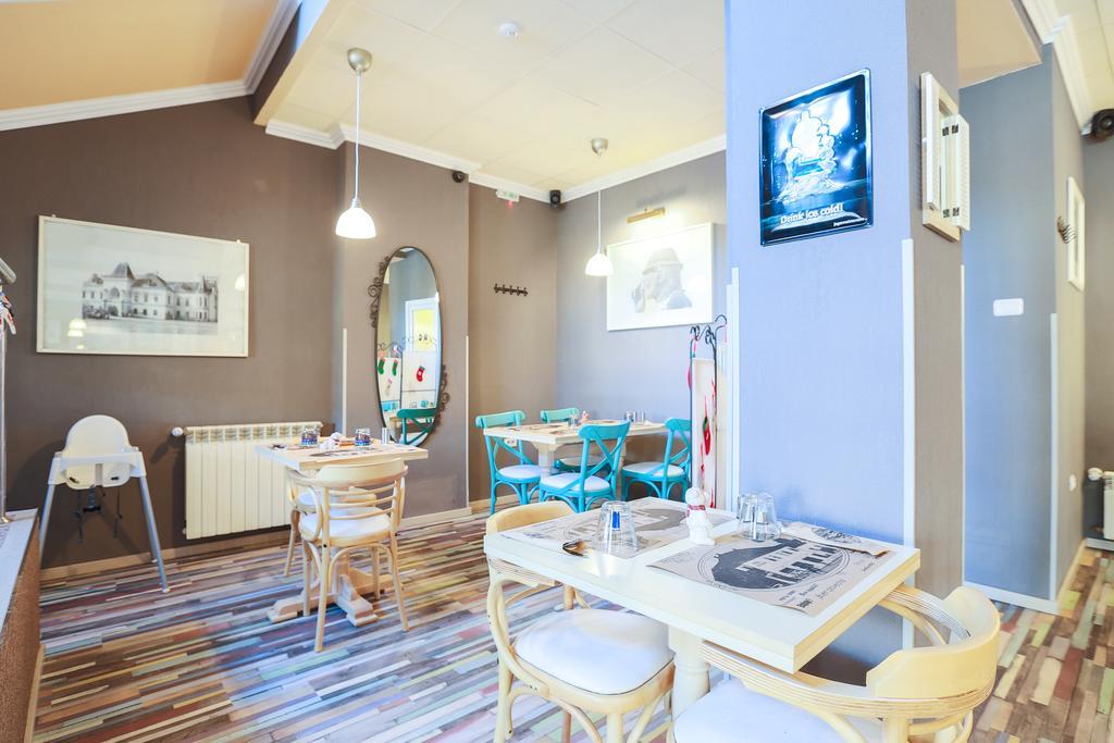 Artmotel & Bistro Haţeg Екстериор снимка