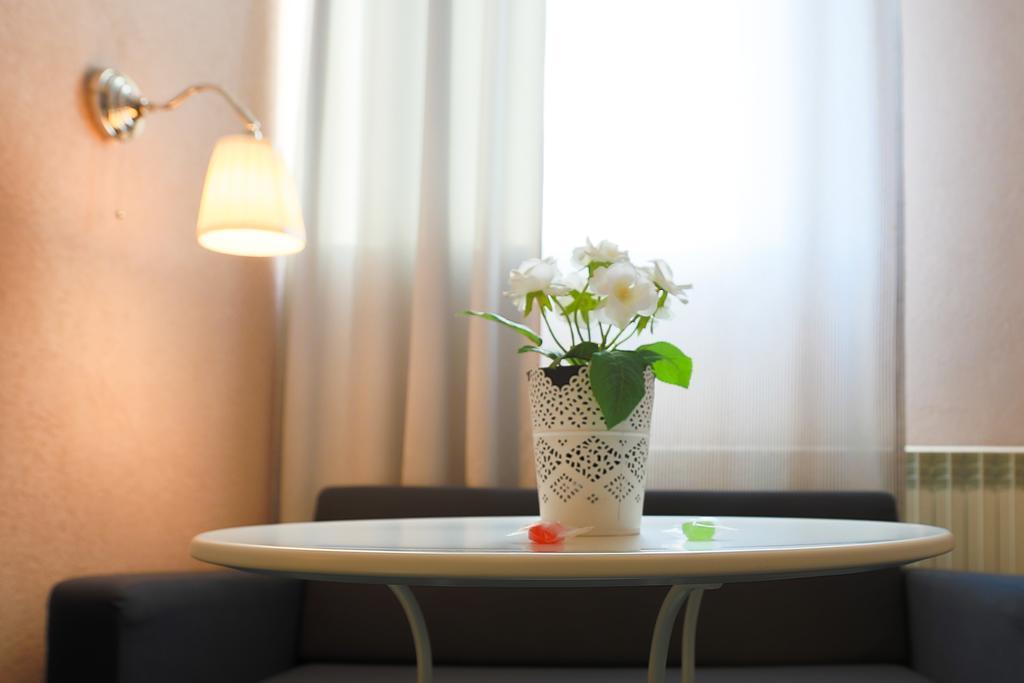 Artmotel & Bistro Haţeg Стая снимка