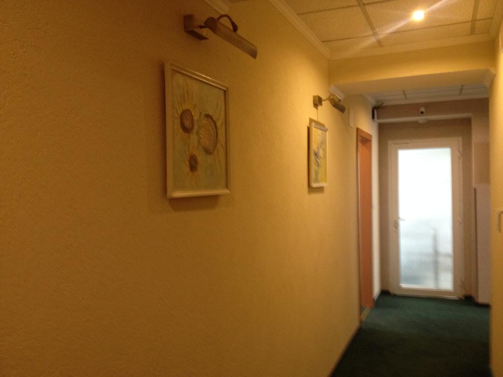 Artmotel & Bistro Haţeg Екстериор снимка