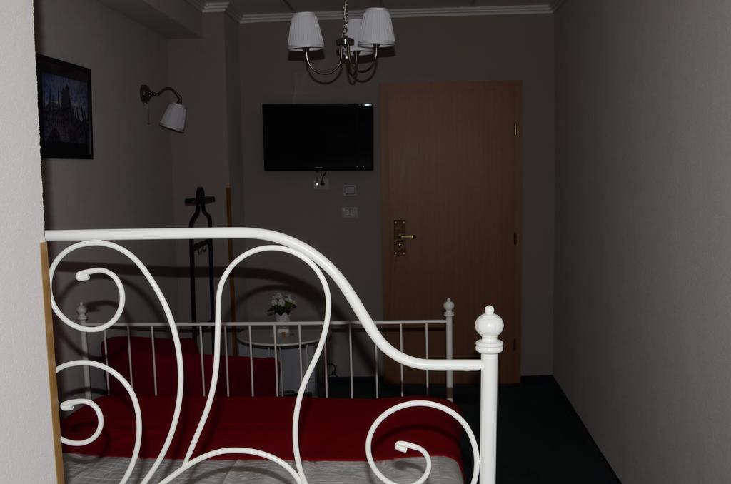 Artmotel & Bistro Haţeg Екстериор снимка