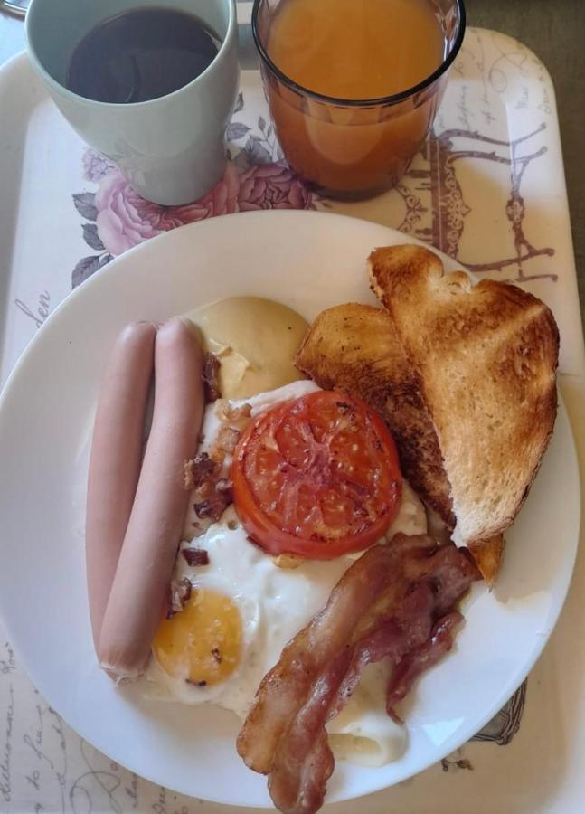 Artmotel & Bistro Haţeg Екстериор снимка