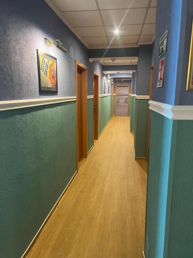 Artmotel & Bistro Haţeg Екстериор снимка