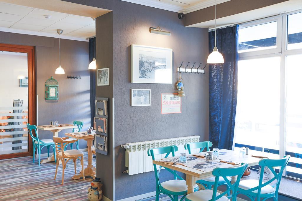 Artmotel & Bistro Haţeg Екстериор снимка